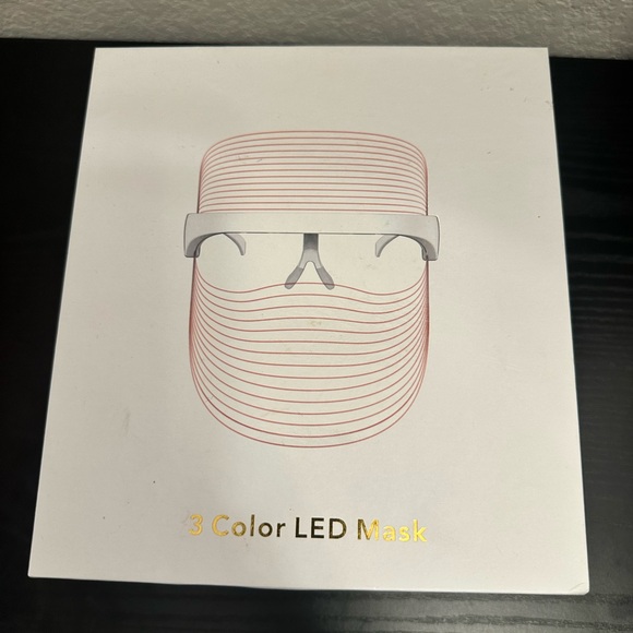 3 color LED MASK- BNIB - Picture 2 of 7